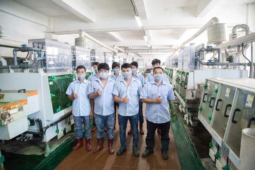 Collaboration réussie entre BYD et XinHaiSen sur le traitement de la gravure de ressort VCM