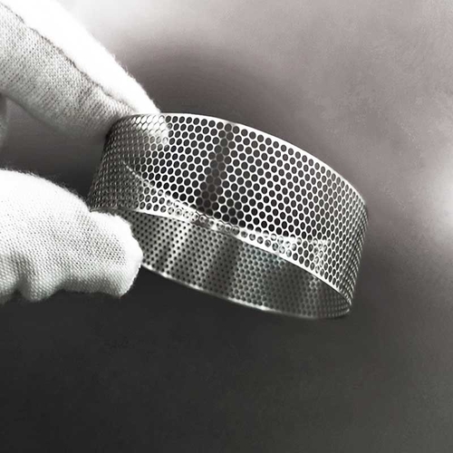 Derniers blogs de l'entreprise sur Débloquez une précision de filtration inégalée : les filtres en métal gravé sur mesure de Xinhsen stimulent l'innovation dans tous les secteurs