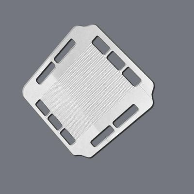 Plaques bipolaires de gravure chimique pour cellules à combustible avec des matériaux personnalisés