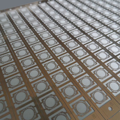 Processus de gravure photochimique de bobine à bobine avec la plus grande précision