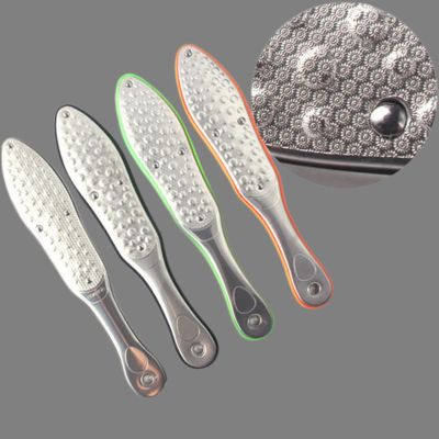 Un bon prix. Lime à callosités pour les pieds, exfoliant pour les pieds en métal, pour l'élimination de la peau morte et grattoir à pieds en ligne