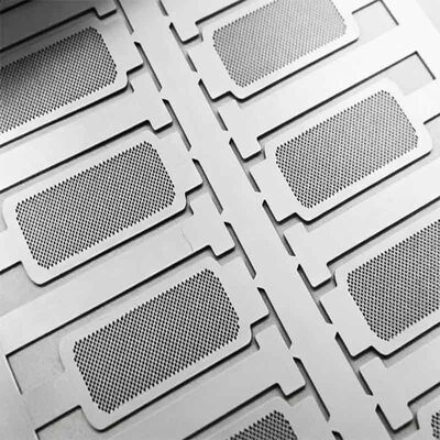 Un bon prix. Maillage de haut-parleur de téléphone portable gravé avancé avec micro-perforations ultra-précises en ligne