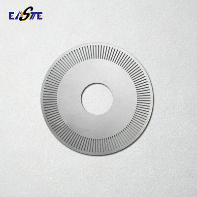 Un bon prix. Photogravure de pièces métalliques en acier inoxydable, du prototypage à la production en ligne